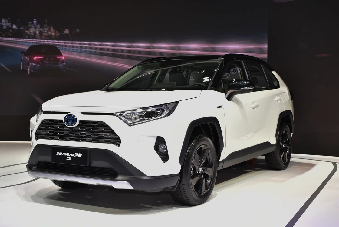 รถยนต์คอมแพคต์ RAV4 Toyota Petrol SUV 2.0L 2.5L เครื่อง FWD AWD 5 ที่นั่ง
