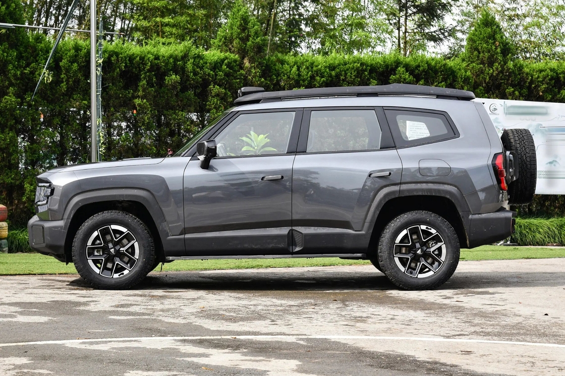 รถไฟฟ้าเชียงใหม่ ดีป์บลู เชนแลน G318 4ล้อ SUV ไฮบริดไฟฟ้า 4WD