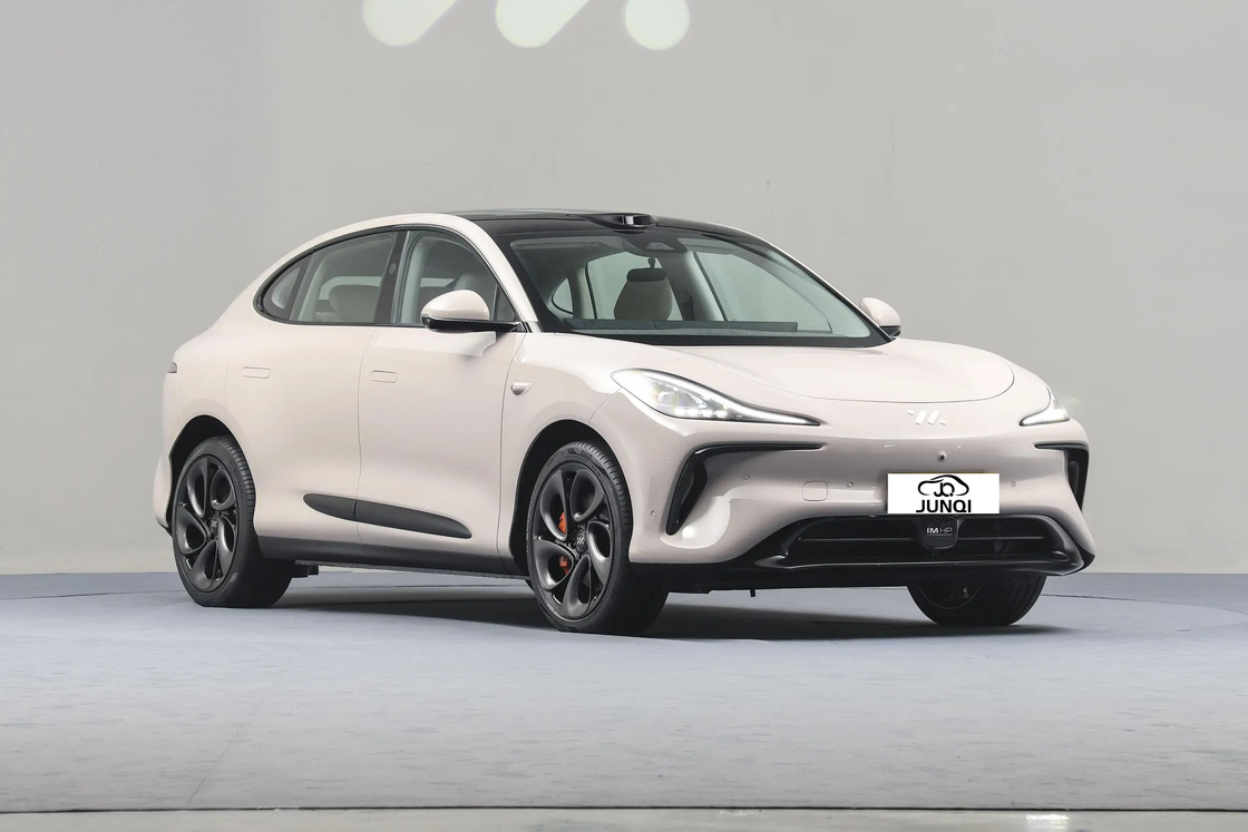 Zhiji IM Electric Car LS6 Sport 4 Door 5 Seat SUV 760km ระยะทางไกล New Energy Vehicle EV Car สําหรับผู้ใหญ่