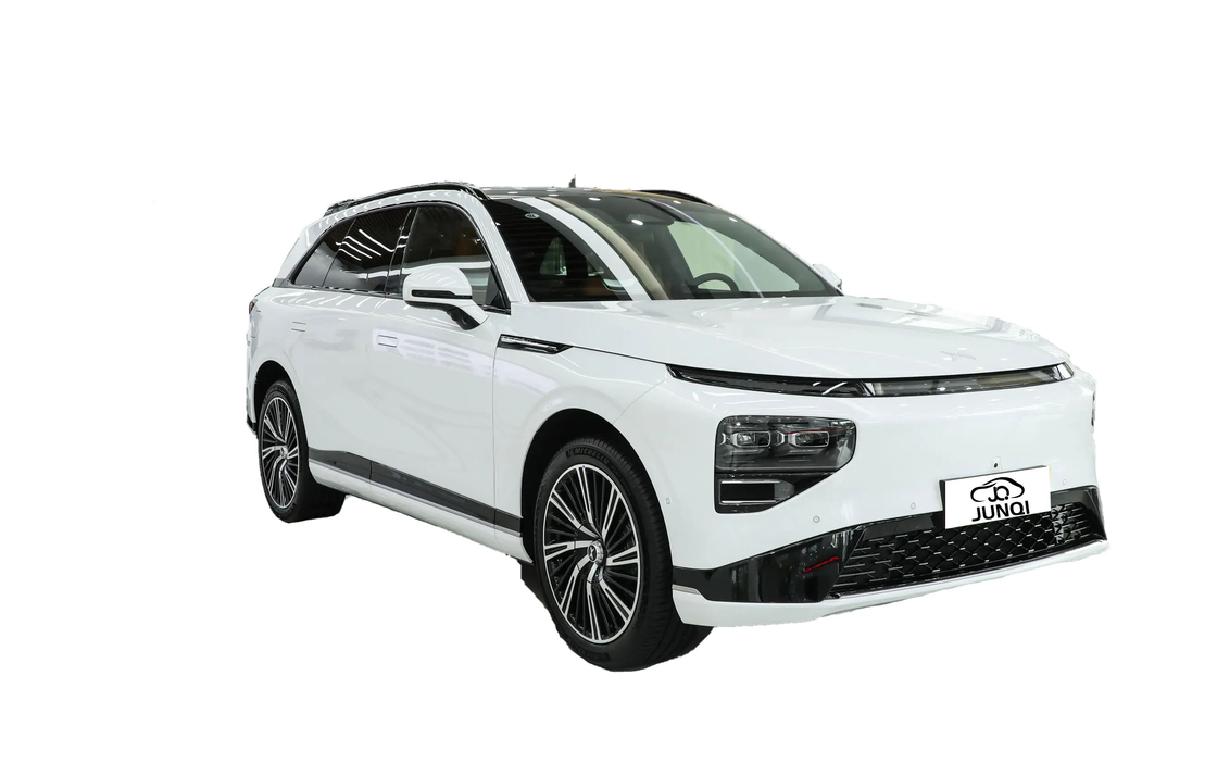 Xpeng G9 State-of-the-Art Electric SUV 15.6 นิ้ว หน้าจอสัมผัส 12.3 นิ้ว กล่องเครื่องมือ