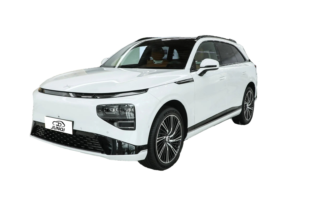 Xpeng G9 State-of-the-Art Electric SUV 15.6 นิ้ว หน้าจอสัมผัส 12.3 นิ้ว กล่องเครื่องมือ
