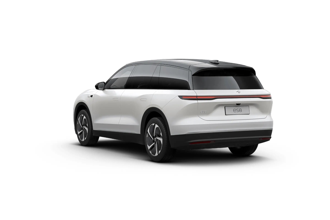 รถยนต์ไฟฟ้า SUV NIO ES8 ที่มีเครื่องยนต์สองตัว พร้อมเกรลหน้าที่กล้าหาญและไฟหน้า LED ที่แตกต่าง