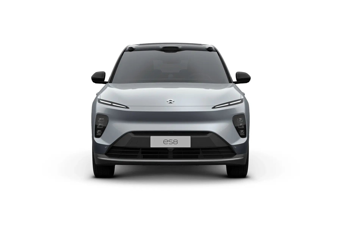 รถยนต์ไฟฟ้า SUV NIO ES8 ที่มีเครื่องยนต์สองตัว พร้อมเกรลหน้าที่กล้าหาญและไฟหน้า LED ที่แตกต่าง
