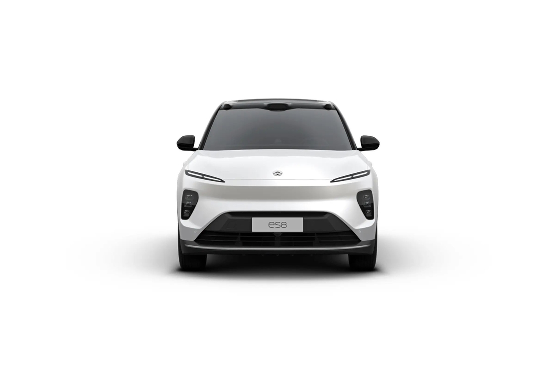 รถยนต์ไฟฟ้า SUV NIO ES8 ที่มีเครื่องยนต์สองตัว พร้อมเกรลหน้าที่กล้าหาญและไฟหน้า LED ที่แตกต่าง