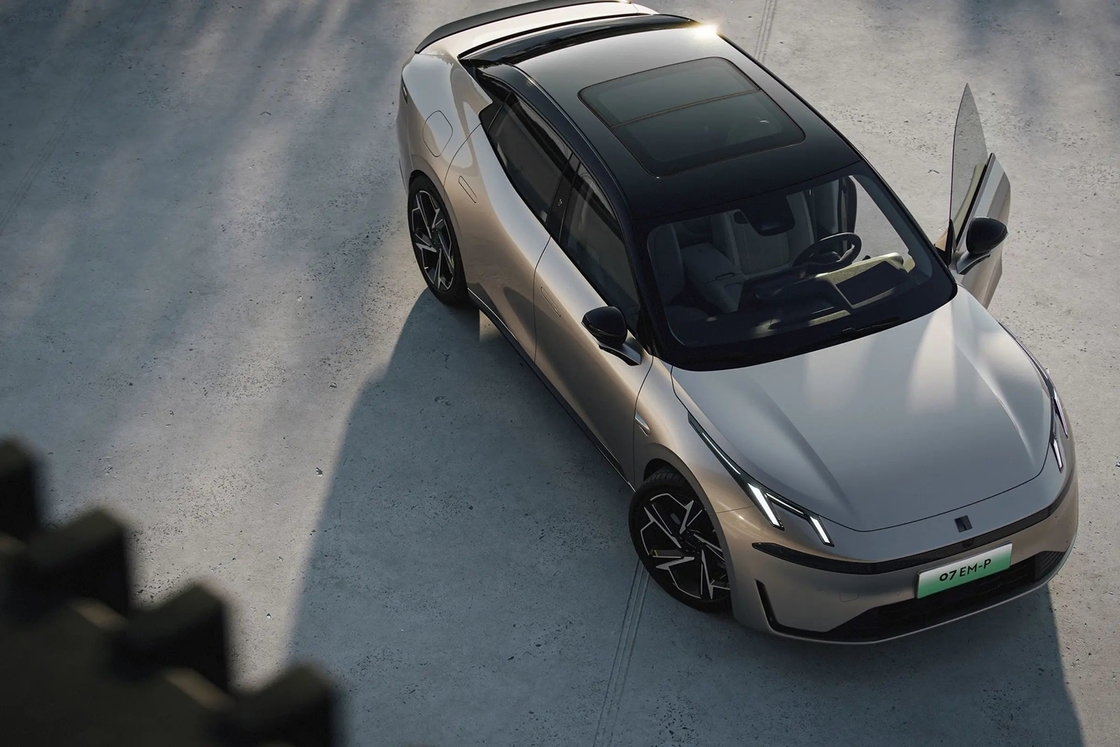 5 ที่นั่ง Lynk And Co รถไฟฟ้า เซดาน ประเภทล้อหน้าขับเคลื่อน EV 180km / h