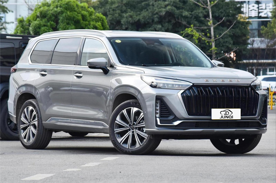ความเร็วสูงสุด 195 กิโลเมตรต่อชั่วโมง รถเบนซิน Chery 5 ประตู 7 ที่นั่ง EXEED VX SUV