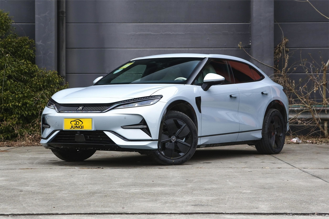 4WD Byd Song L EV Champion 662km ระยะทางยาว 5 ประตู 5 ที่นั่ง SUV รถพลังงานใหม่