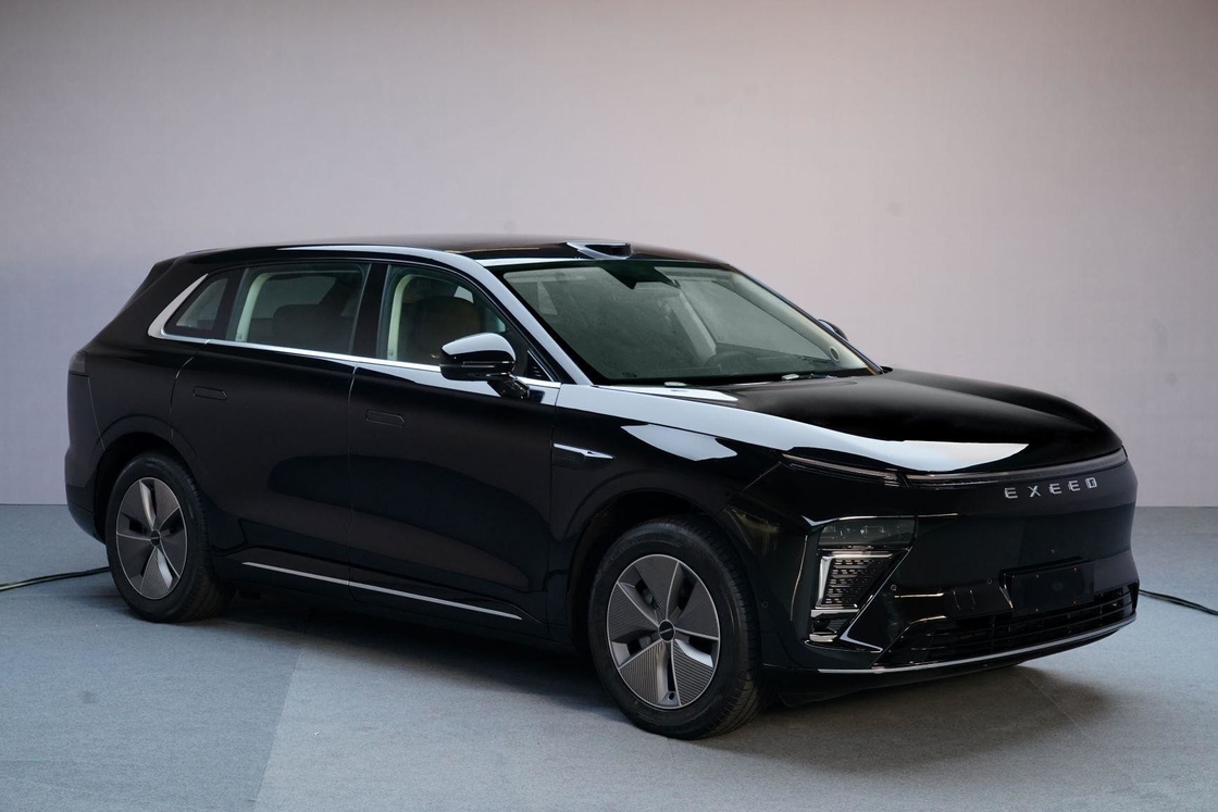 EXEED ET Chery รถไฟฟ้า 245KW 650Nm Torque สําหรับการขับรถหรูหราและยั่งยืน