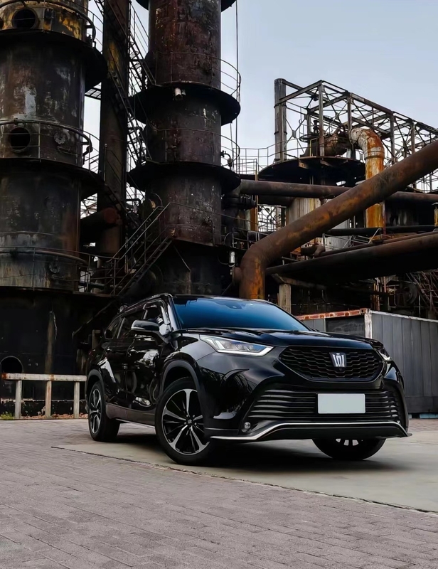 เซดาน ไฮบริด โตโยต้า รถไฟฟ้า 4 ประตู 5 ที่นั่ง Toyota Crown Land Release