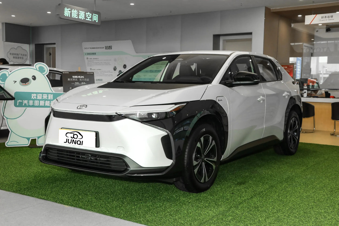 120 mph FWD โตโยต้า Bz4x รถไฟฟ้า แฮทช์แบ็ค SUV ขนาดกลาง รถไฟฟ้าบริสุทธิ์ 204 HP