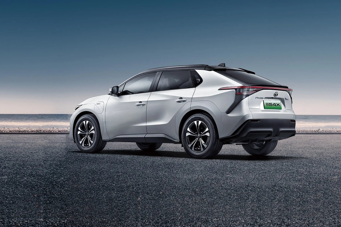 120 mph FWD โตโยต้า Bz4x รถไฟฟ้า แฮทช์แบ็ค SUV ขนาดกลาง รถไฟฟ้าบริสุทธิ์ 204 HP
