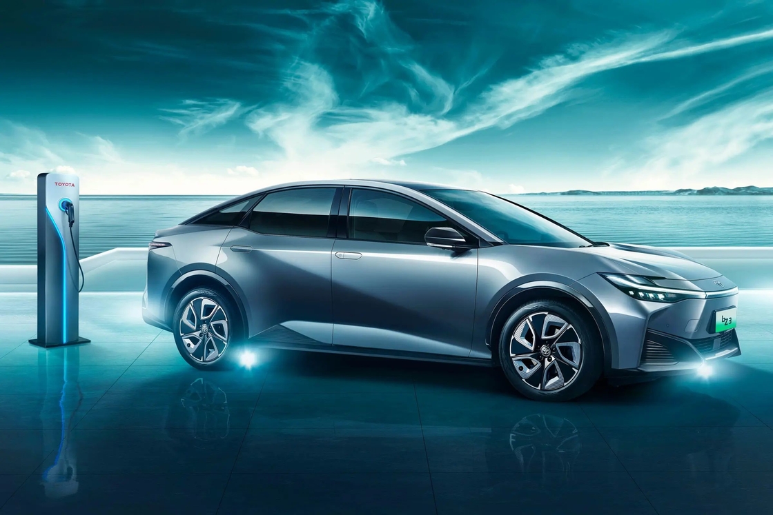 ขนาดกลาง โตโยต้า เซดานไฟฟ้า 517 กม Elite PRO Pure Electric Toyota Bz3 EV