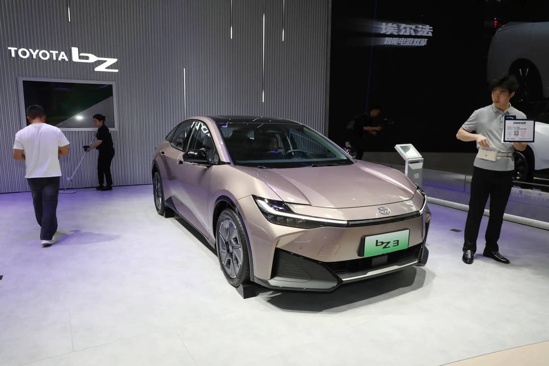 BZ3 Toyota Electric Vehicles 4 ประตู 5 ที่นั่ง ซีดาน ขับตรง