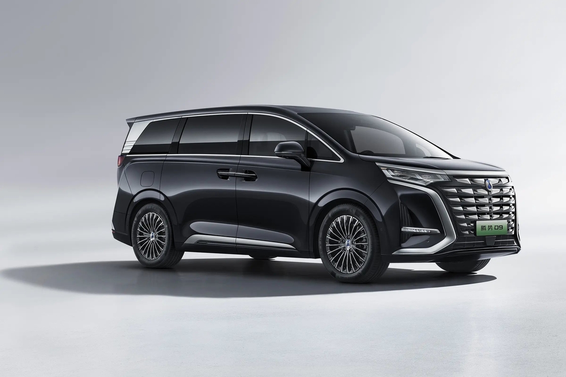 402 กิโลเมตร BYD รถไฟฟ้า ขวาขับ 4 ประตู 5 ที่นั่ง SUV Intelligent BYD Denza D9 EV