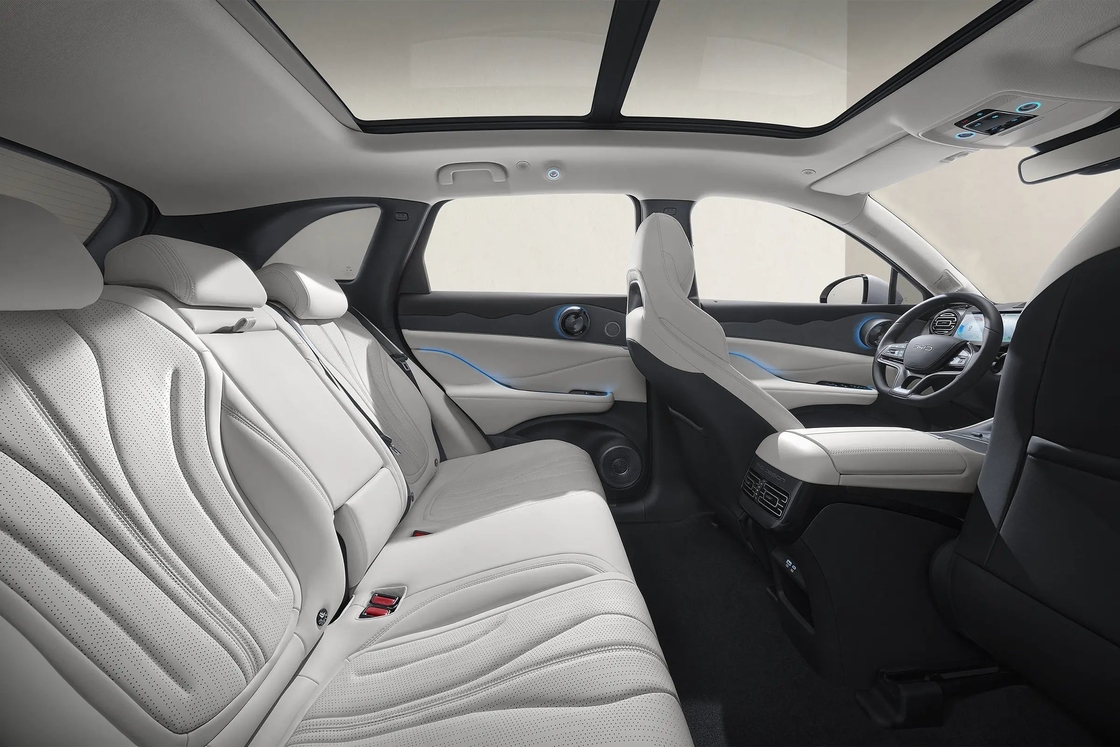 อัพเกรดรถยนต์ของคุณด้วย BYD Electric Car Frigate 07 Glory Edition DiLink 100 ระบบเครื่องยนต์