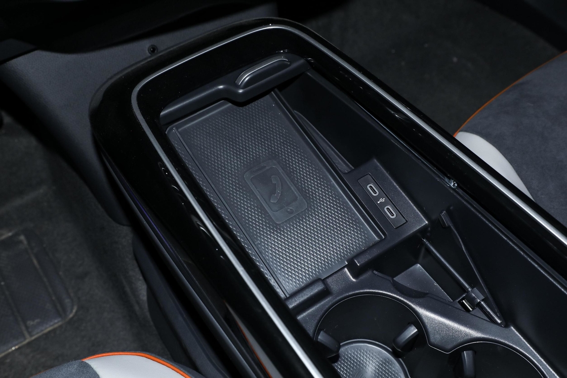 VW ID.6 การ เลือก ที่ ฉลาด และ สไตล์ สําหรับ การ ขนส่ง ของ ครอบครัว ด้วย พลังงาน ไฟฟ้า