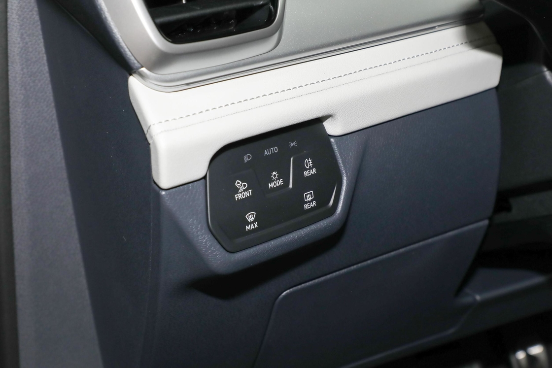 VW ID.6 การ เลือก ที่ ฉลาด และ สไตล์ สําหรับ การ ขนส่ง ของ ครอบครัว ด้วย พลังงาน ไฟฟ้า