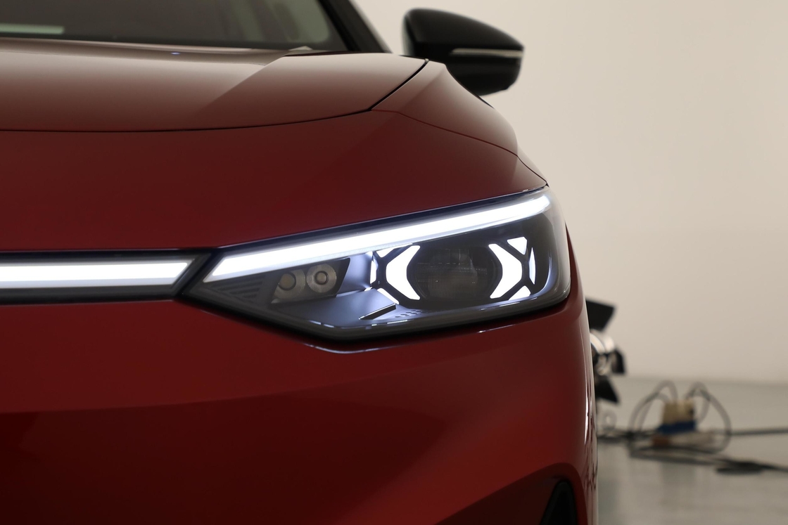 พลังงานไฟฟ้าบริสุทธิ์ของ Volkswagen EV Car ID7 Sedan Type 5 ความจุ