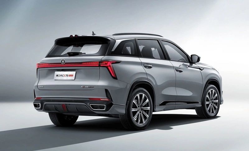 Changan Petrol CS75 Plus SUV ประเภทพลังงานเบนซินสําหรับการผจญภัยประจําวันของคุณ