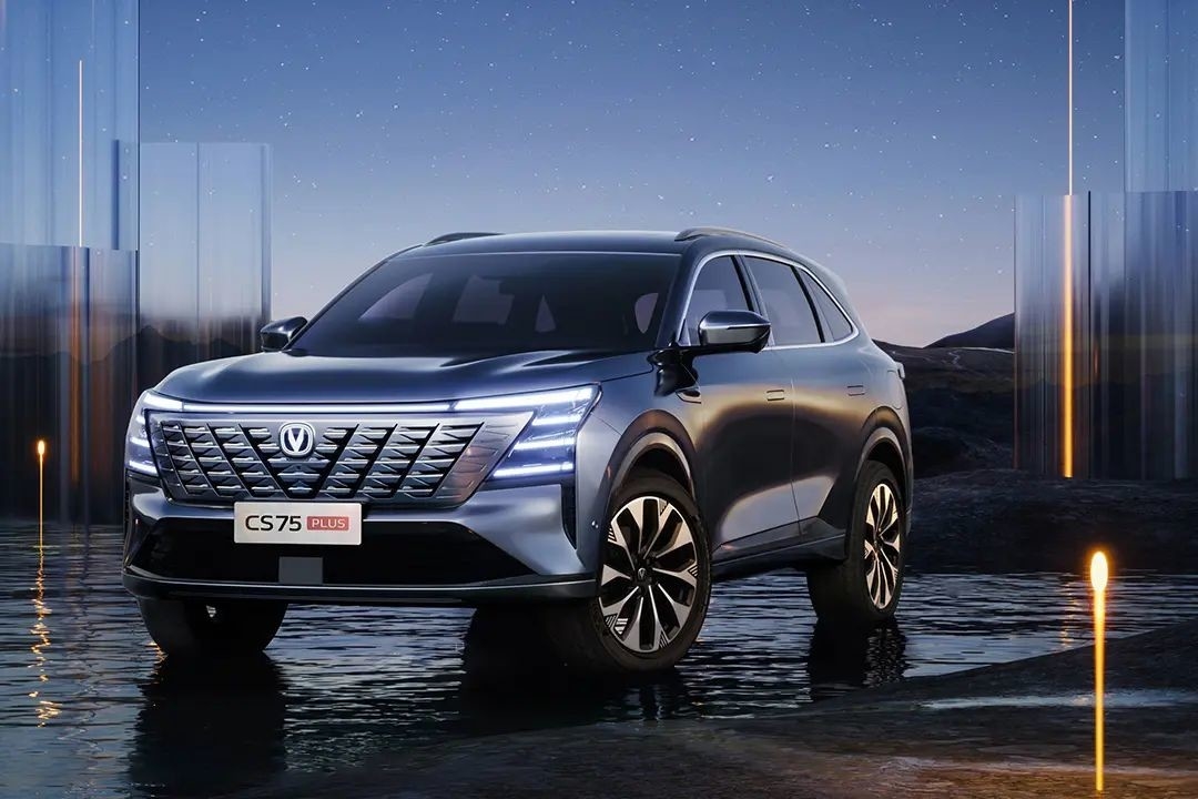 200km/H ขนาดกลาง Changan รถเบนซิน รถเบนซิน ประเภทพลังงาน Changan CS75 Plus