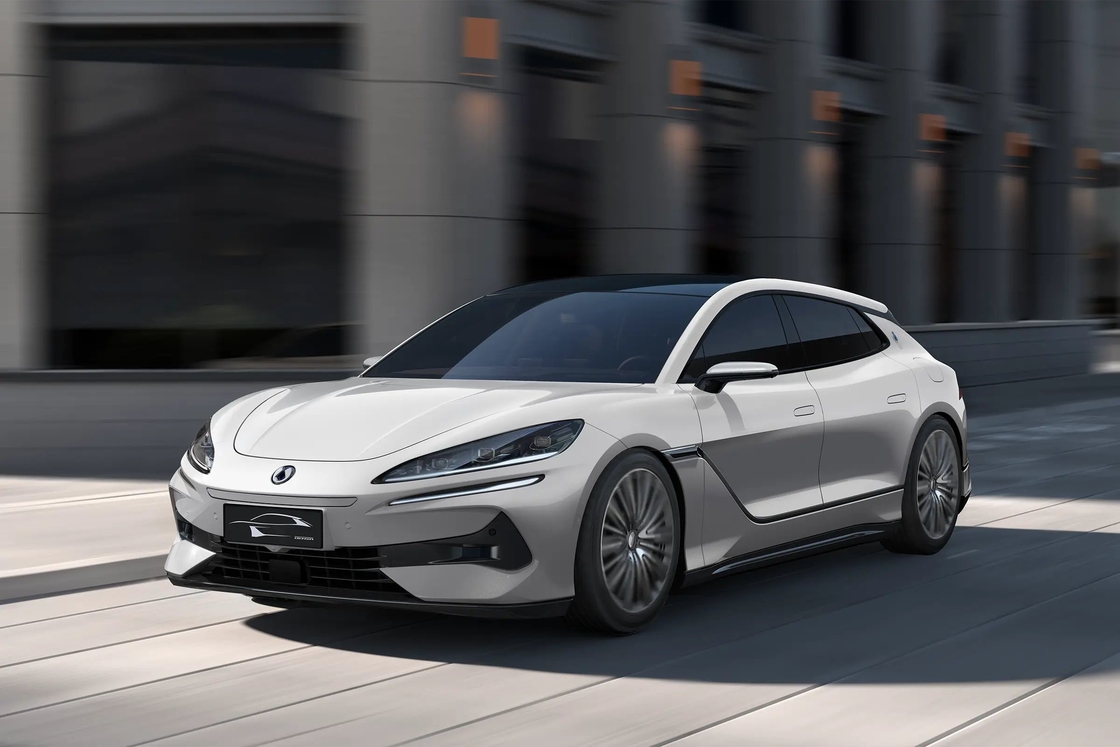 2024 DENZA Z 9 GT รุ่นลักชัวร์ อินเทลเลนท์ พล๊อกอินไฮบริด 5 ประตู 5 ที่นั่ง