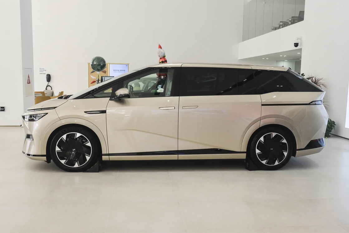 2024 Xpeng X9 MPV รถไฟฟ้าบริสุทธิ์ 320Ps Ultra Long Range 702 AWD 640km Pro Max กับรถพลังงานใหม่ X9
