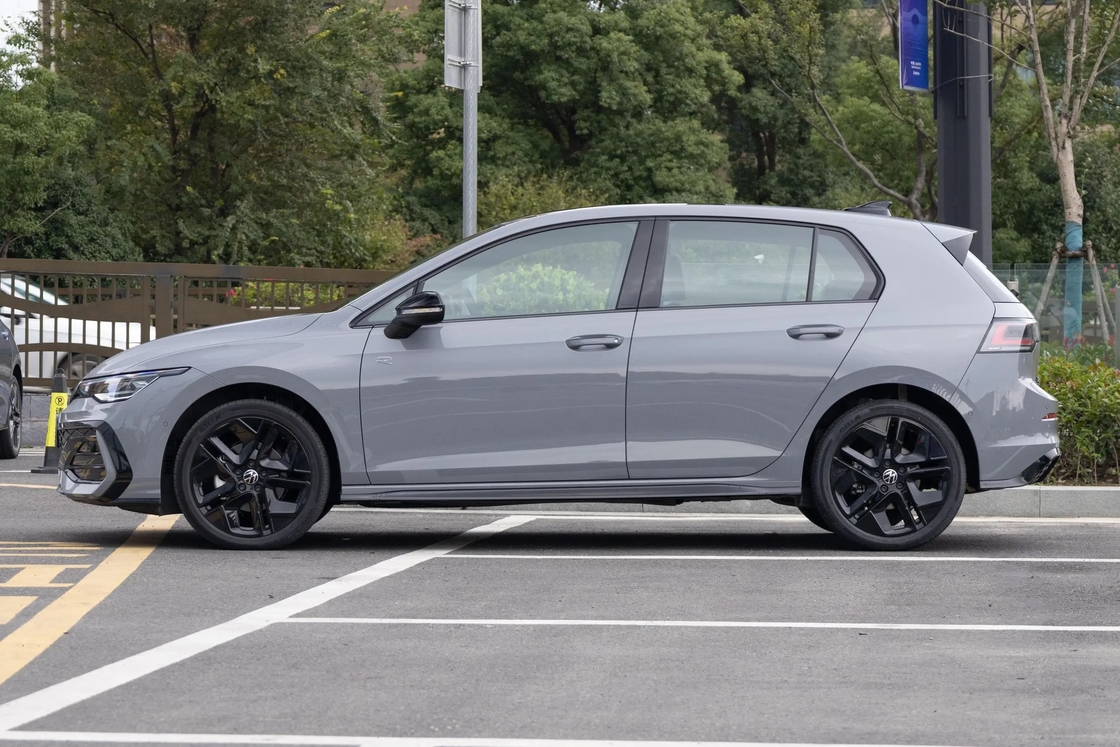 VolkswagenGolf 280 TSI DSG R-Line ลิตร รถเบนซิน รถแฮทช์แบ็ค 2024 VW Golf 1.4T รถใหม่ รถเล็ก รถเบนซิน