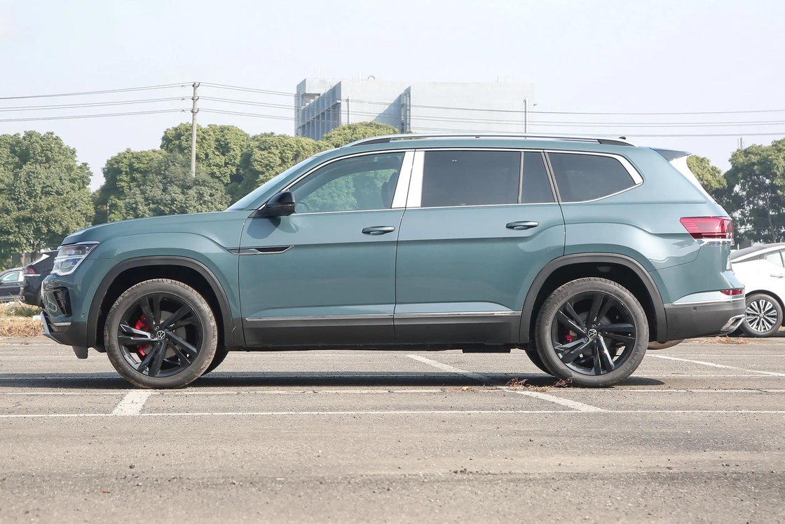 VW Touron 2.5T-A/MT-530 4WD เวอร์ชั่นตัวนํา 7 ที่นั่ง SUV สเปซใหญ่
